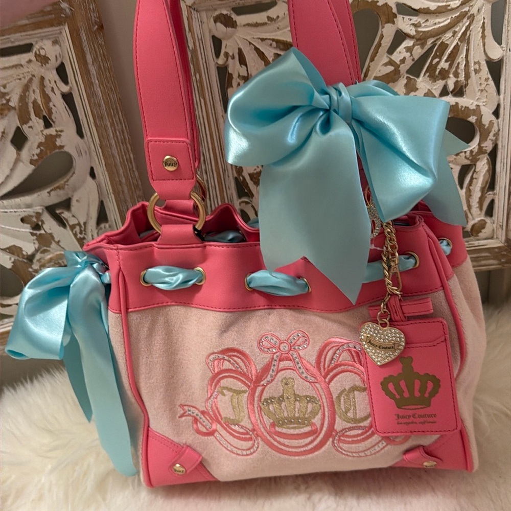 Juicy Couture Pink and Cream Daydreamer embellished with bows and bling🩷 - Picture 8 of 11
